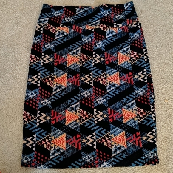 Geometric Patterned Cassie LuLaRoe Bodycon Skirt Size Small - Picture 1 of 6